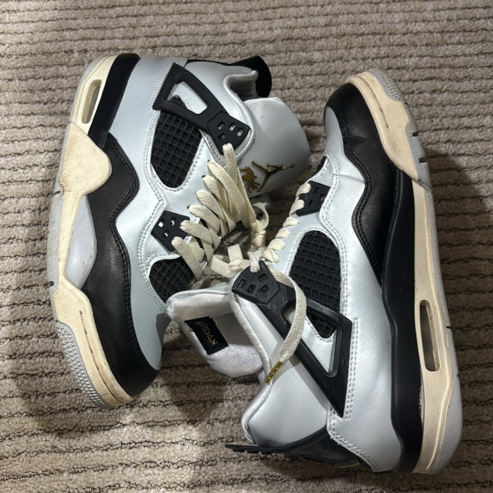 Boys Jordan shoes - Picture 3 of 6
